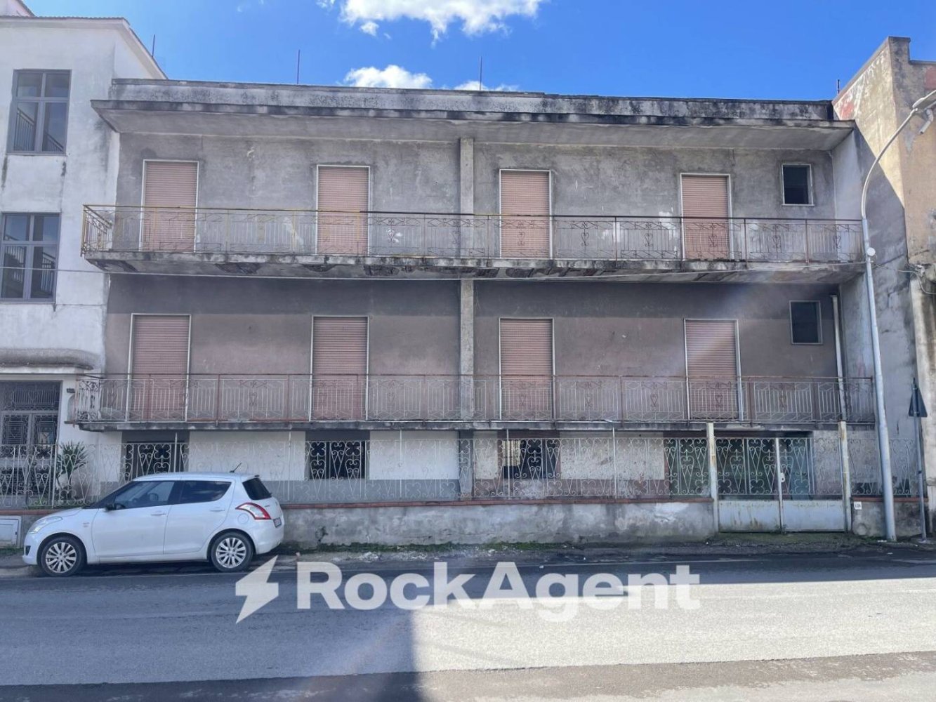 6 bedrooms Apartment in Striano, Italy No. 295782