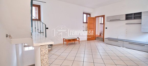 3 rooms House in Cameri, Italy No. 134612 5