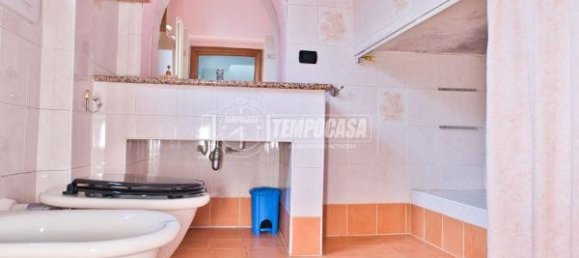 3 rooms House in Cameri, Italy No. 134612 6