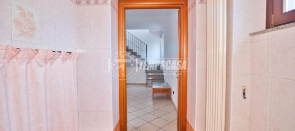 3 rooms House in Cameri, Italy No. 134612 7