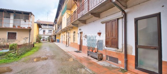 3 rooms House in Cameri, Italy No. 134612 32