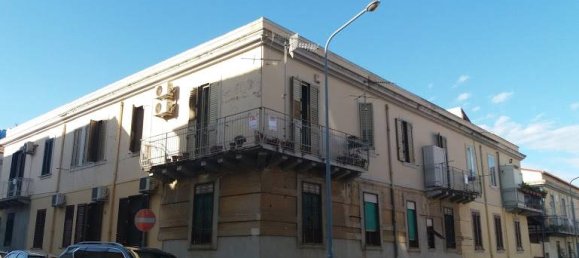 4 bedrooms Villa in Messina, Italy No. 282830 4