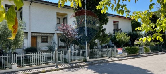 3 Schlafzimmer Haus in Porto Recanati, Italy, Nr. 278317 2