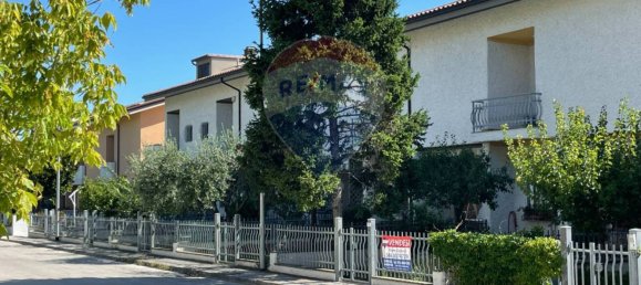 3 Schlafzimmer Haus in Porto Recanati, Italy, Nr. 278317 4