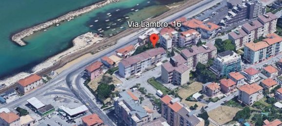 4 bedrooms Apartment in Ancona, Italy No. 370983 3