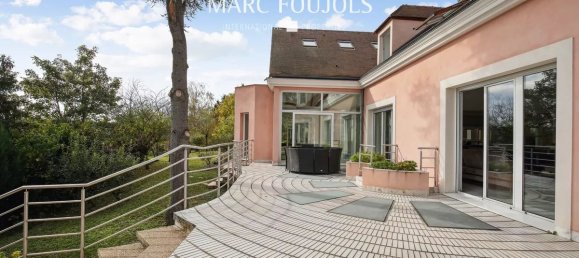 7 bedrooms Villa in Saint-Germain-en-Laye, France No. 177387 3