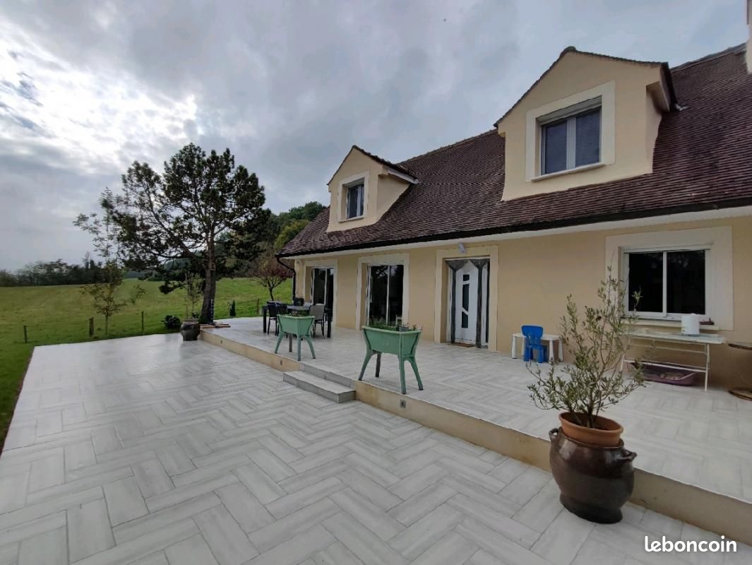 4 bedrooms House in Nesles-la-Vallee, France No. 176784