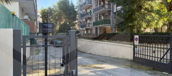 2غرفة عقار تجاري في Bari, Italy رقم 17346 8