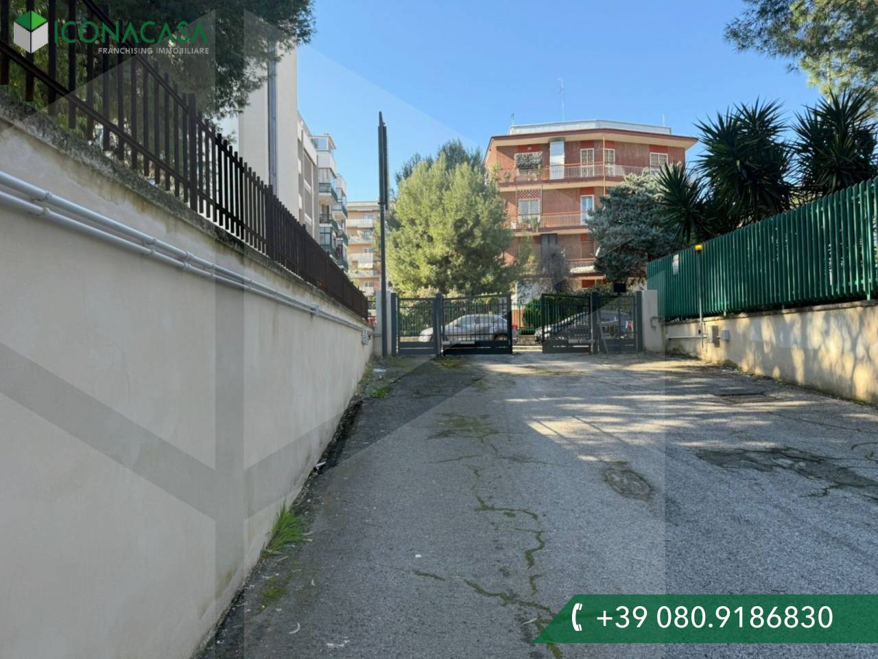 2غرفة عقار تجاري في Bari, Italy رقم 17346