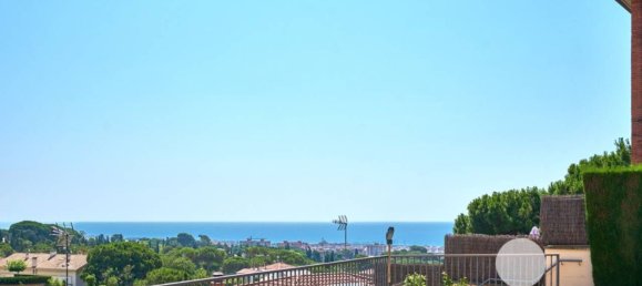 4 bedrooms House in Premia De Dalt, Spain No. 152836 2