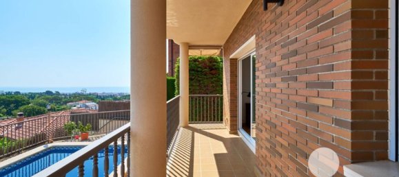 4 bedrooms House in Premia De Dalt, Spain No. 152836 4