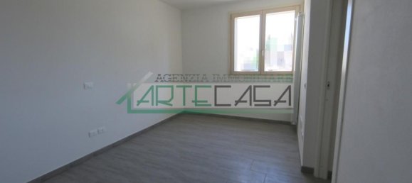 Дом с 4 комнатами в Понтедера, Италия № 20509 21