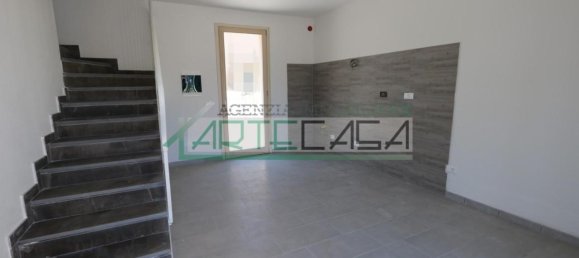 Дом с 4 комнатами в Понтедера, Италия № 20509 5