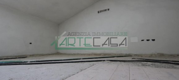 Дом с 4 комнатами в Понтедера, Италия № 20509 24