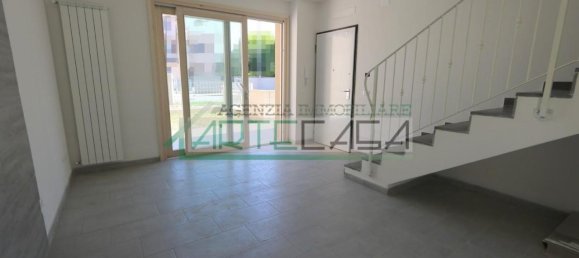 Дом с 4 комнатами в Понтедера, Италия № 20509 4