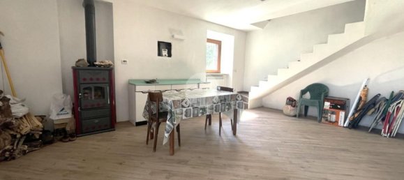 3 bedrooms House in Trescore Balneario, Italy No. 373650 8