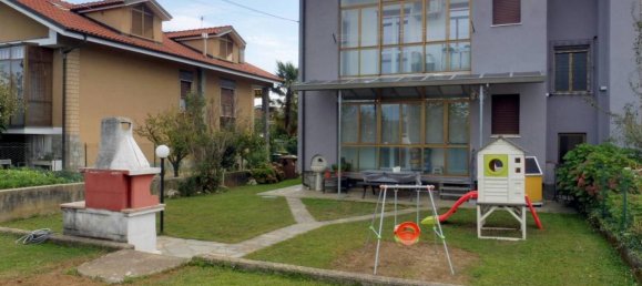 9 rooms Villa in Orbassano, Italy No. 118364 2