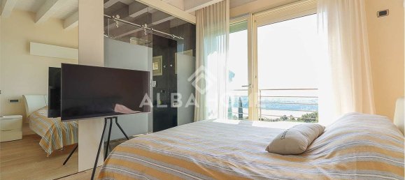 3 bedrooms Villa in Salò, Italy No. 102408 11