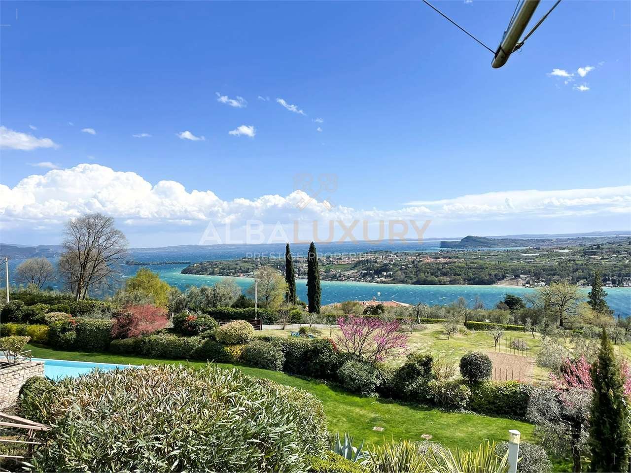 3 bedrooms Villa in Salò, Italy No. 102408