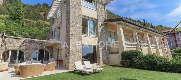 3 bedrooms Villa in Salò, Italy No. 102408 22