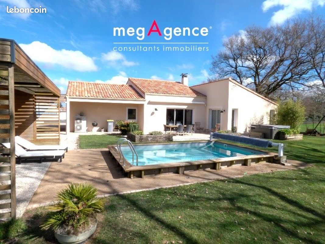 3 bedrooms House in La Boissiere-des-Landes, France No. 102665