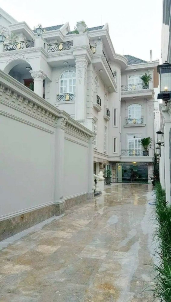 557m² Villa in District 7, Vietnam No. 9747