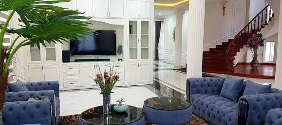 557m² Villa in District 7, Vietnam No. 9747 4