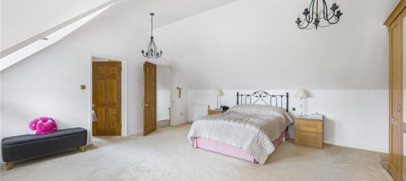 6 bedrooms House in Essendon, United Kingdom No. 6515 20