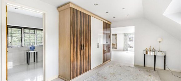 6 bedrooms House in Essendon, United Kingdom No. 6515 16