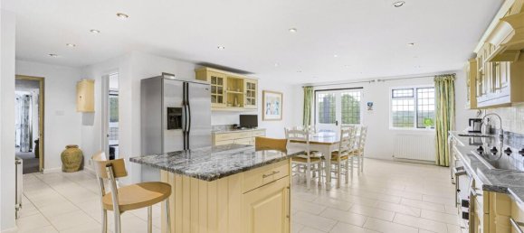 6 bedrooms House in Essendon, United Kingdom No. 6515 10