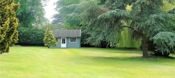 6 bedrooms House in Essendon, United Kingdom No. 6515 25