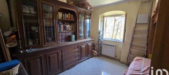 5 rooms Apartment in Genoa, Italy No. 107898 4