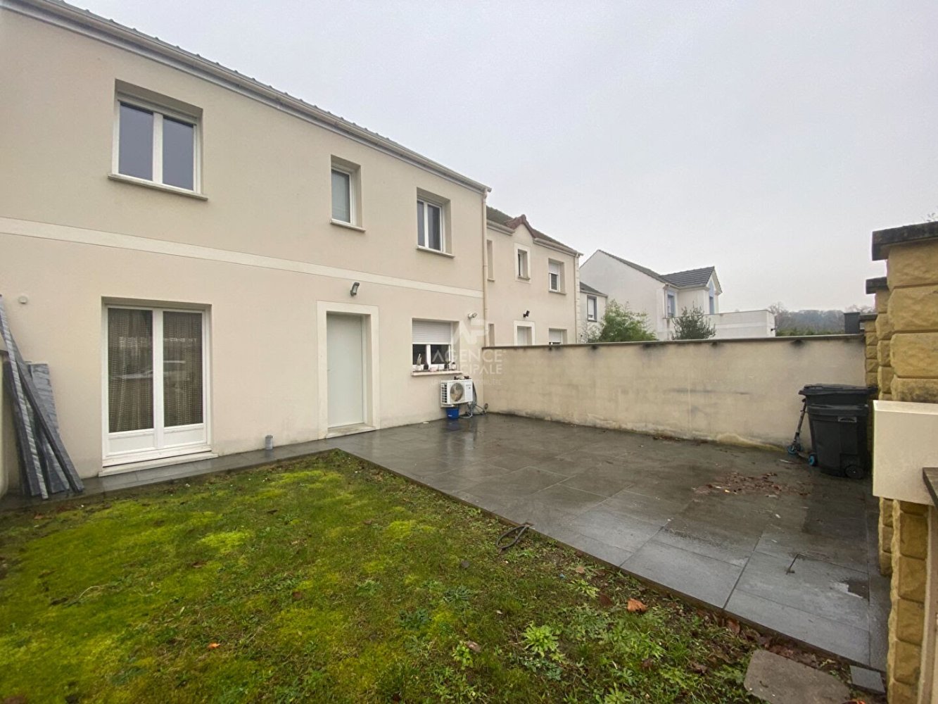 Casa T3 em Saint-Ouen-l'Aumone, France N.º 162247