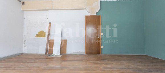 Propiedad comercial de 2 habitaciónes en Pordenone, Italy No. 345541 10