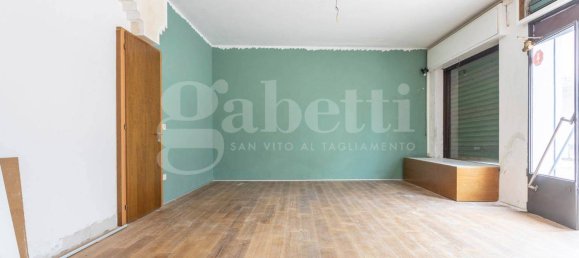 Propiedad comercial de 2 habitaciónes en Pordenone, Italy No. 345541 11