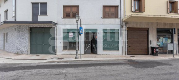 Propiedad comercial de 2 habitaciónes en Pordenone, Italy No. 345541 7
