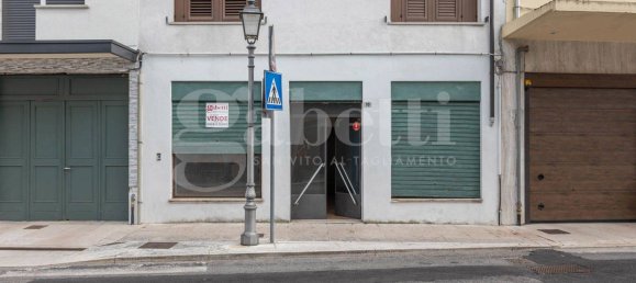 Propiedad comercial de 2 habitaciónes en Pordenone, Italy No. 345541 6
