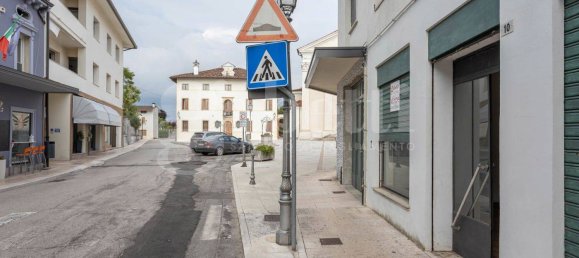 Propiedad comercial de 2 habitaciónes en Pordenone, Italy No. 345541 13