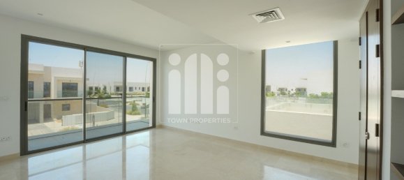 4 bedrooms Villa in Yas Island, UAE No. 5379 16