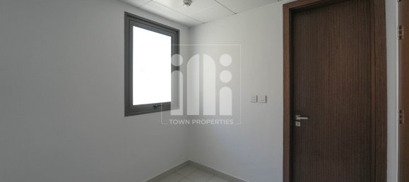 4 bedrooms Villa in Yas Island, UAE No. 5379 8