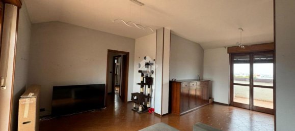 5 rooms Apartment in Verzuolo, Italy No. 17477 7