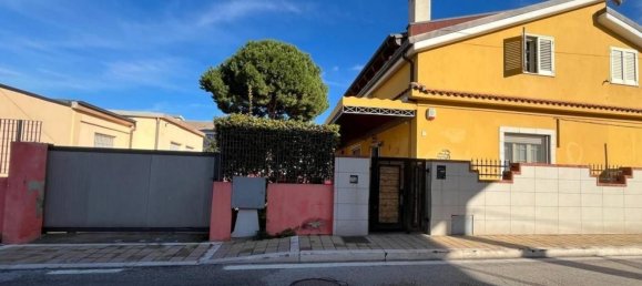 6 rooms House in Montesilvano, Italy No. 21066 3