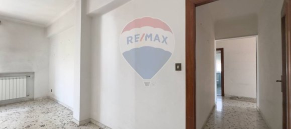 Apartamento de 4 dormitorios en Naples, Italy No. 377390 9