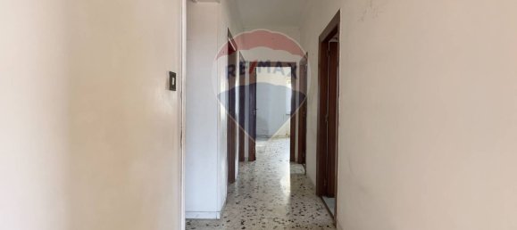 Apartamento de 4 dormitorios en Naples, Italy No. 377390 11