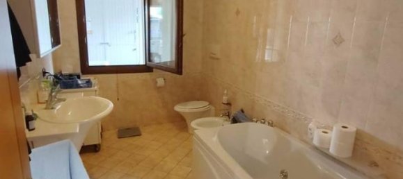 Вилла с 6 комнатами в Равенна, Италия № 23151 3