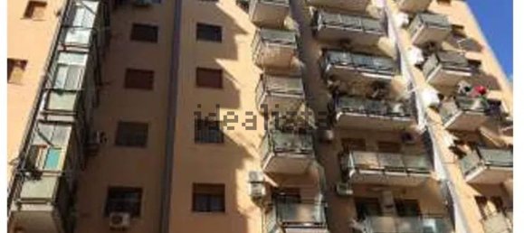 5 rooms Apartment in Palermo, Italy No. 45098 3