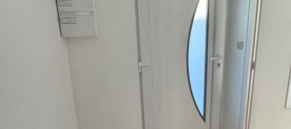 2 bedrooms House in Verberie, France No. 226335 3