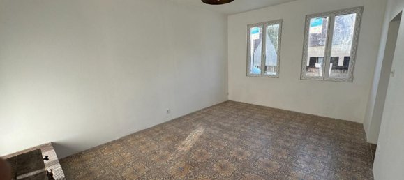 2 bedrooms House in Verberie, France No. 226335 2