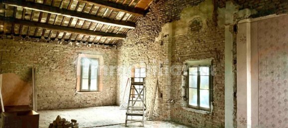 2 bedrooms House in Ravenna, Italy No. 271537 5