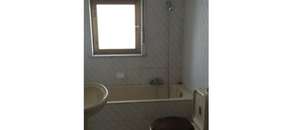 5 rooms Apartment in Belpasso, Italy No. 252387 2